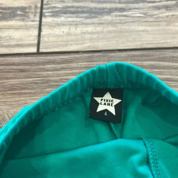 Pixie Lane High Shine Tumble Shorts 💚 Size 6 - Picture 2 of 4